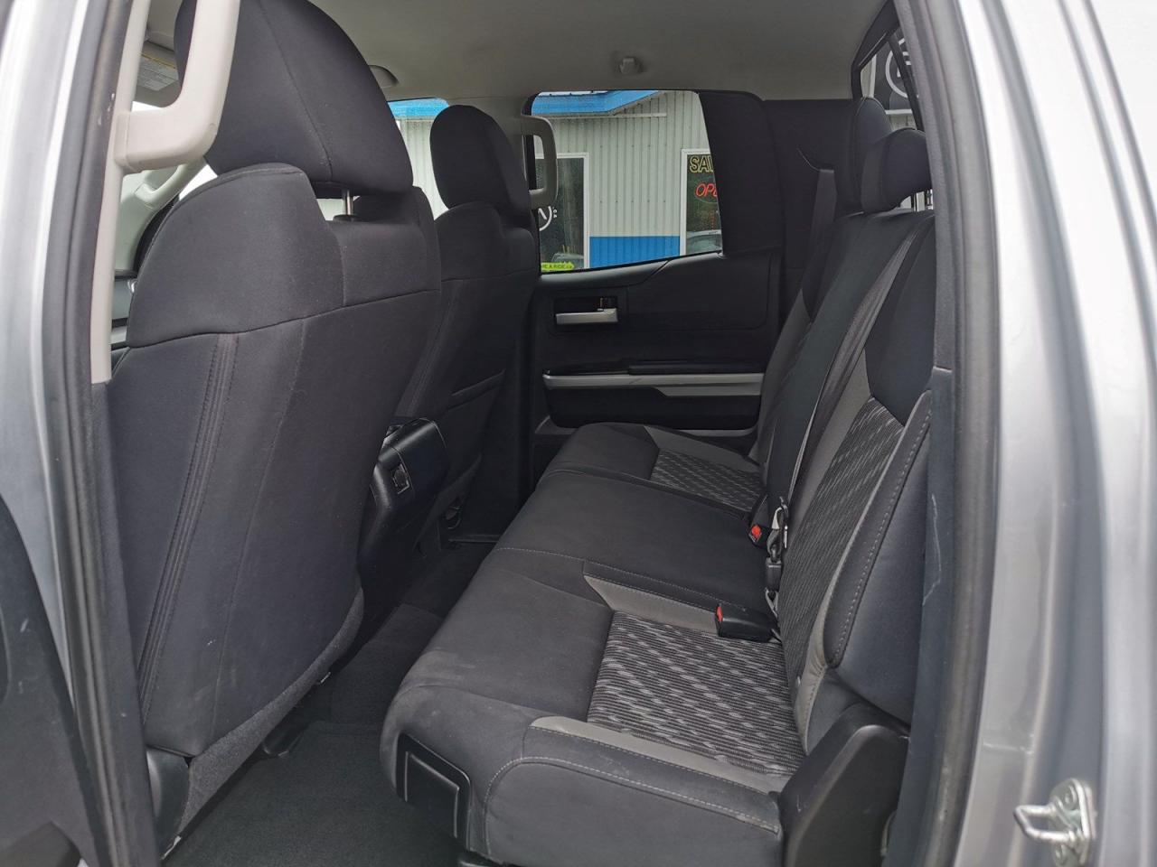 2019 Toyota Tundra SR5 5.7L V8 - Photo #15