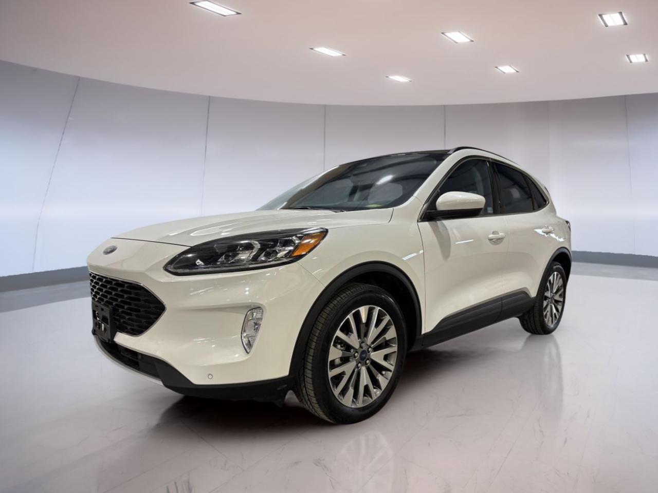 Used 2022 Ford Escape Titanium for sale in Moose Jaw, SK