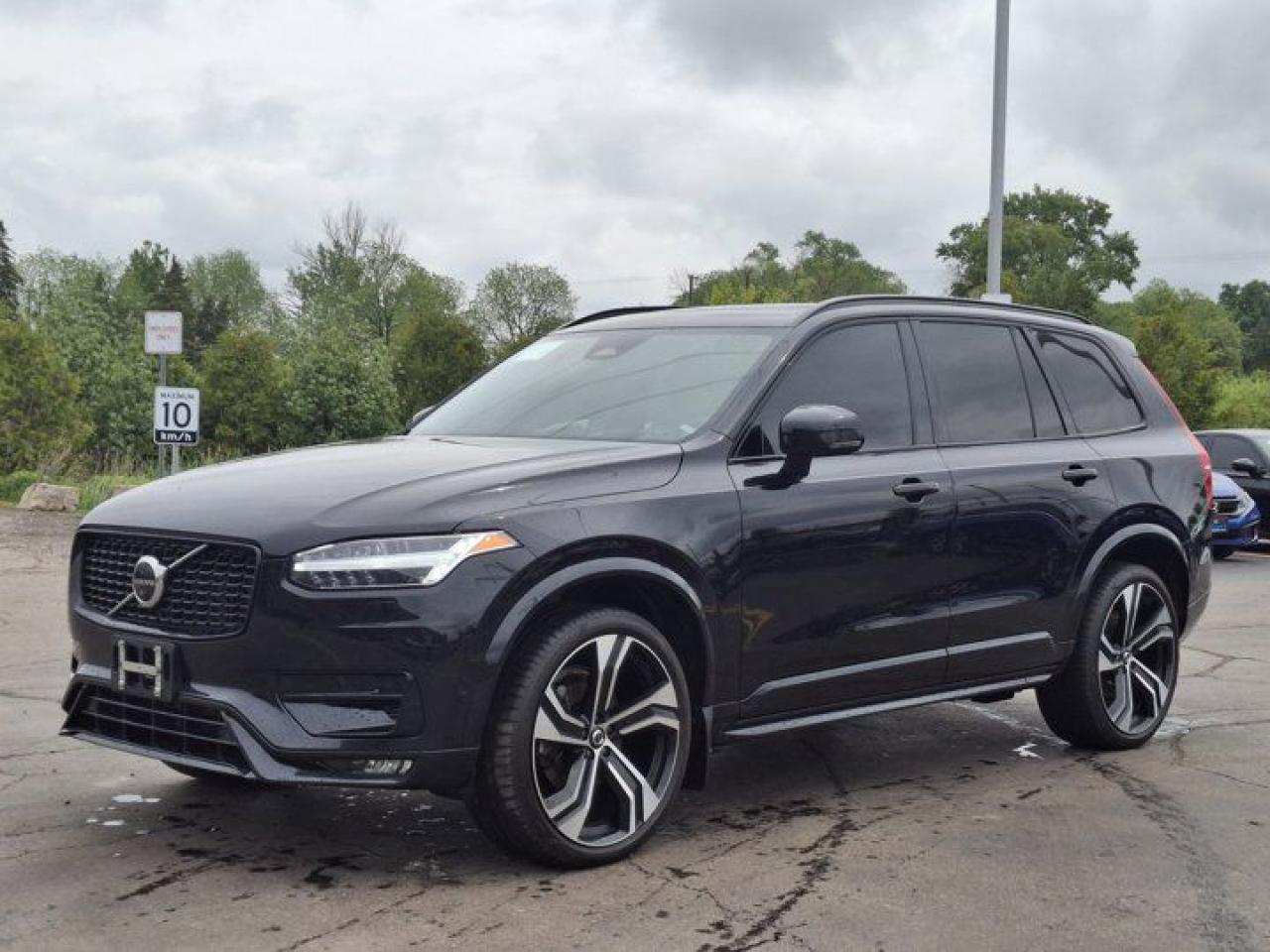 Used 2023 Volvo XC90 Ultimate Dark ThemeAWD | 7 Passenger | Leather | Pano Roof | Navi | Power Liftgate | and Much More ! for sale in Guelph, ON