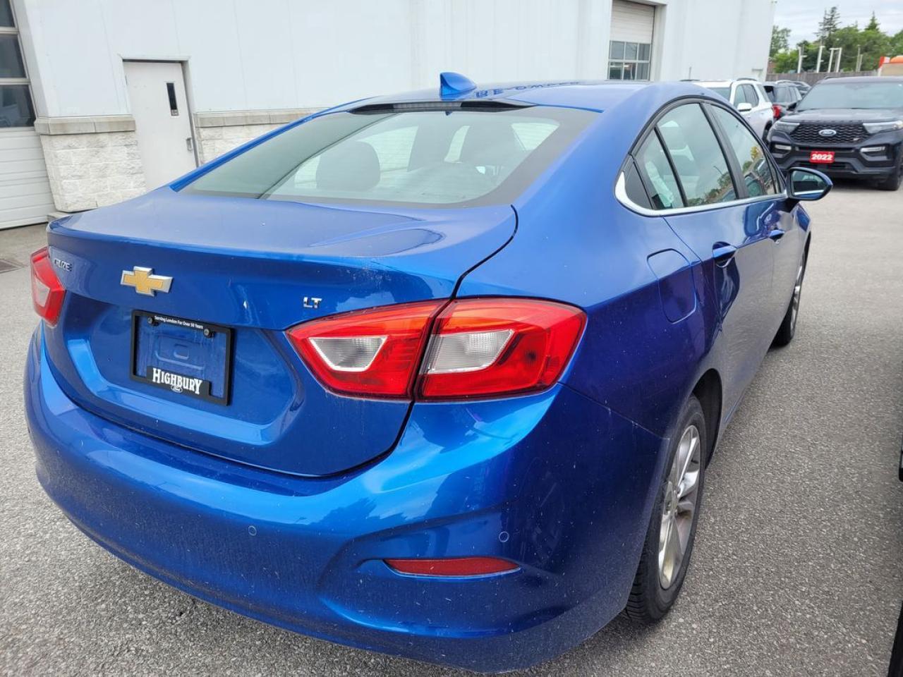 2019 Chevrolet Cruze LT Photo9