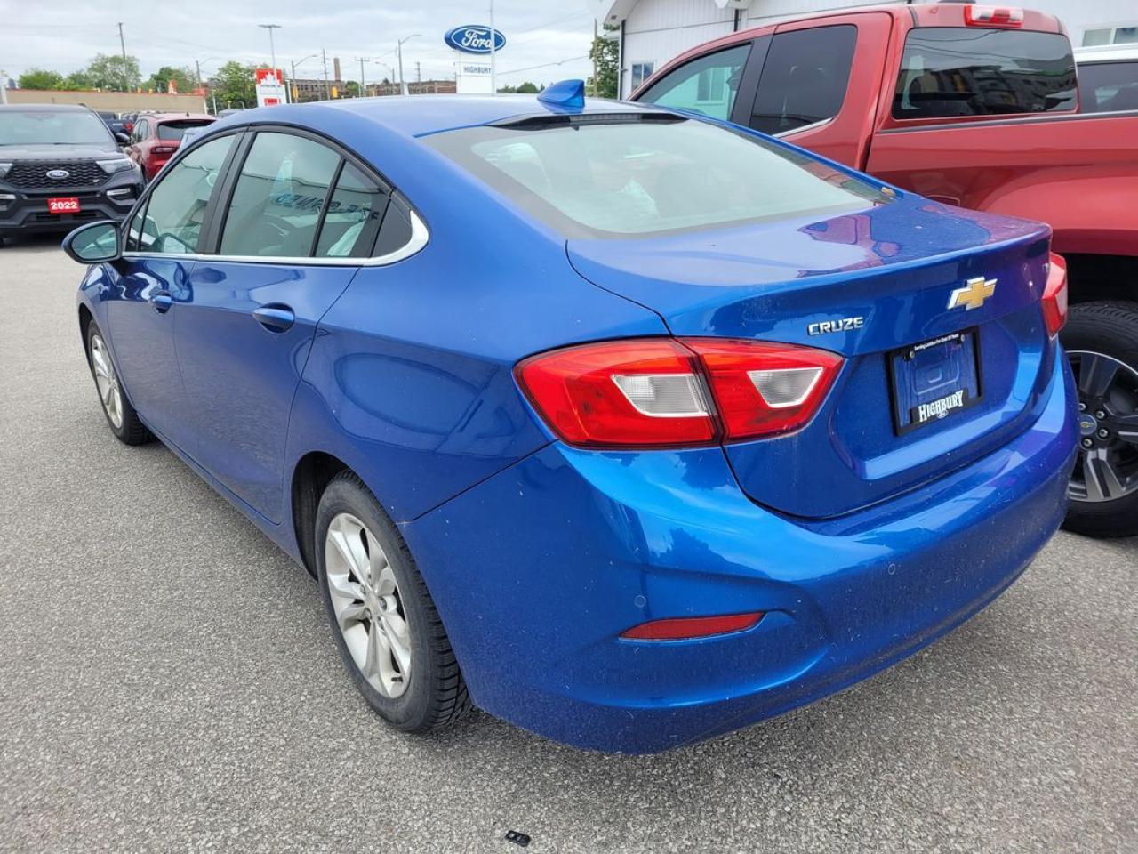 2019 Chevrolet Cruze LT Photo8
