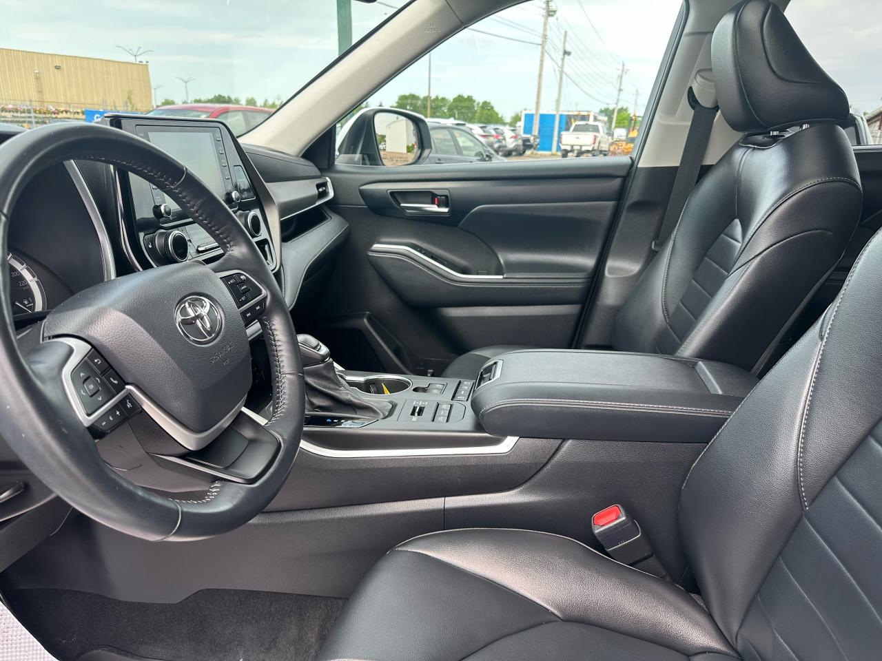 2022 Toyota Highlander XLE Photo