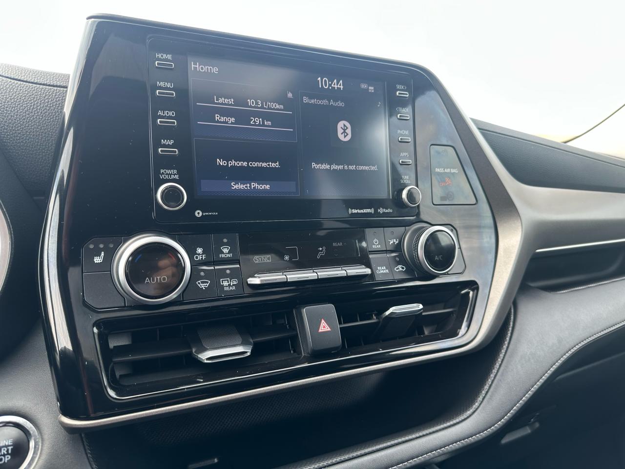 2022 Toyota Highlander XLE Photo