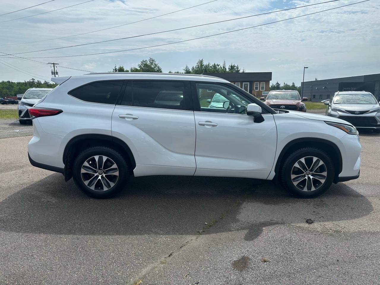 2022 Toyota Highlander XLE Photo