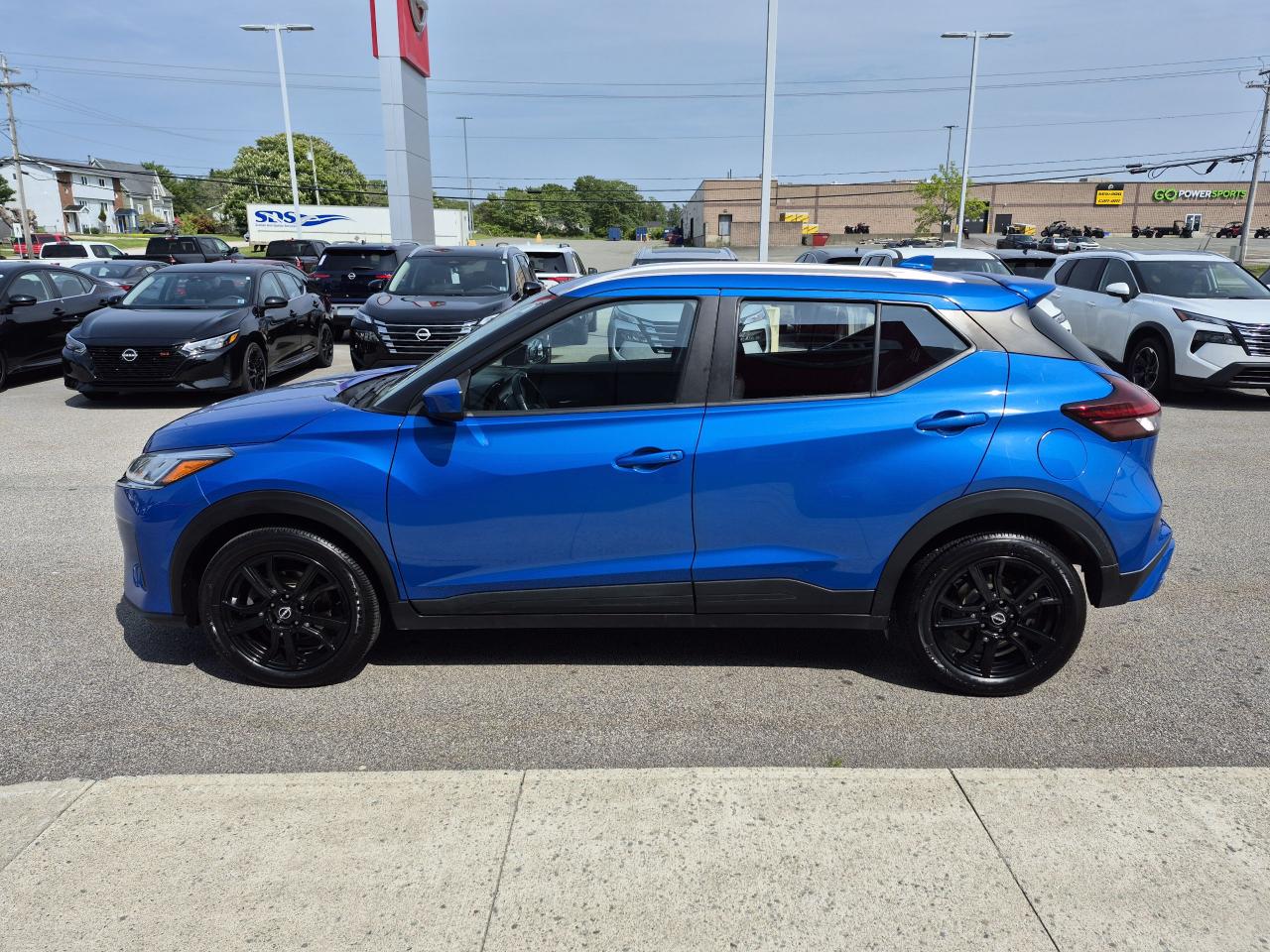 2022 Nissan Kicks SV Photo3
