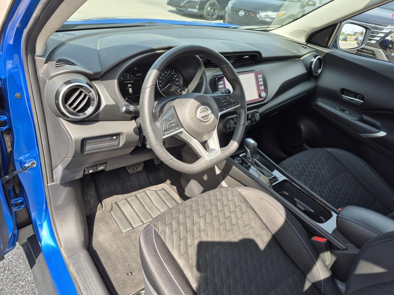 2022 Nissan Kicks SV Photo6