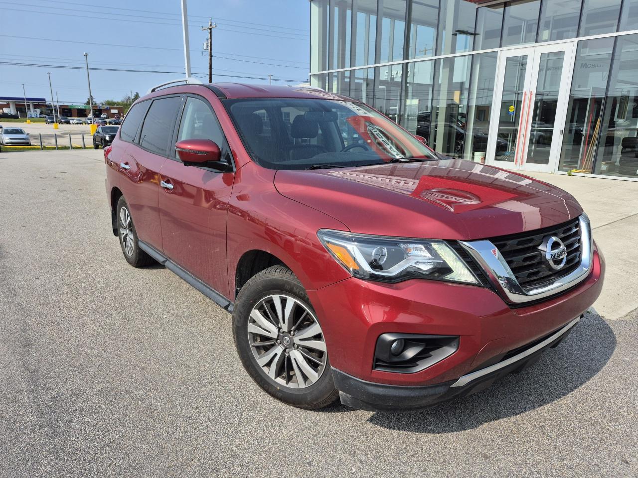 2017 Nissan Pathfinder SV AWD Photo4