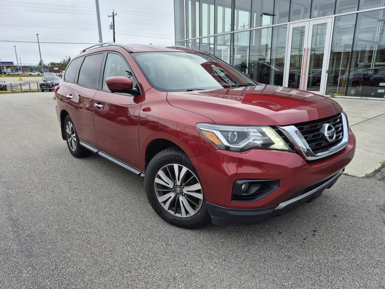 Used 2017 Nissan Pathfinder SV AWD for sale in Yarmouth, NS