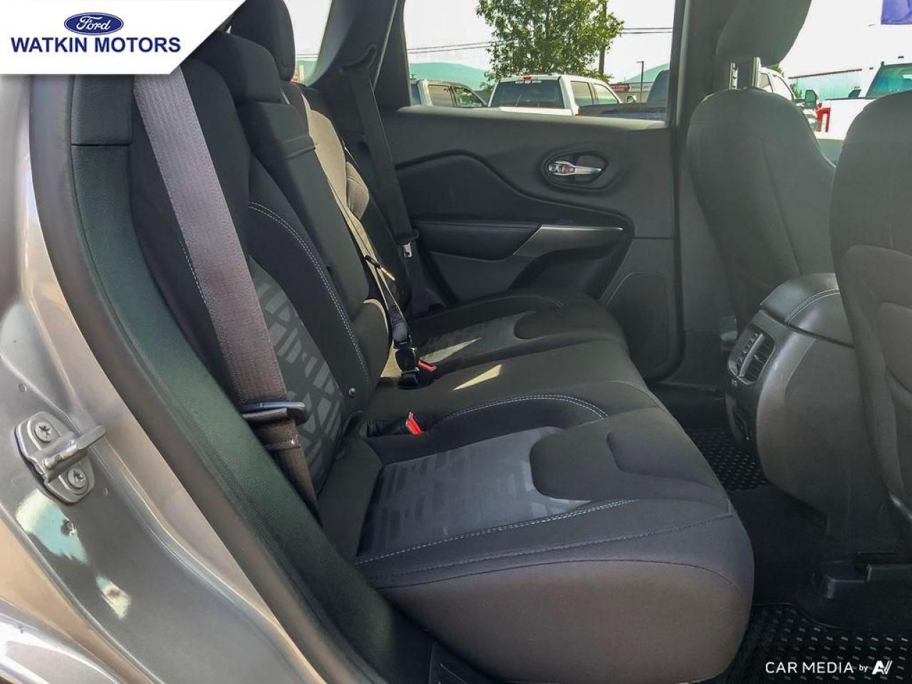2019 Jeep Cherokee North Photo24