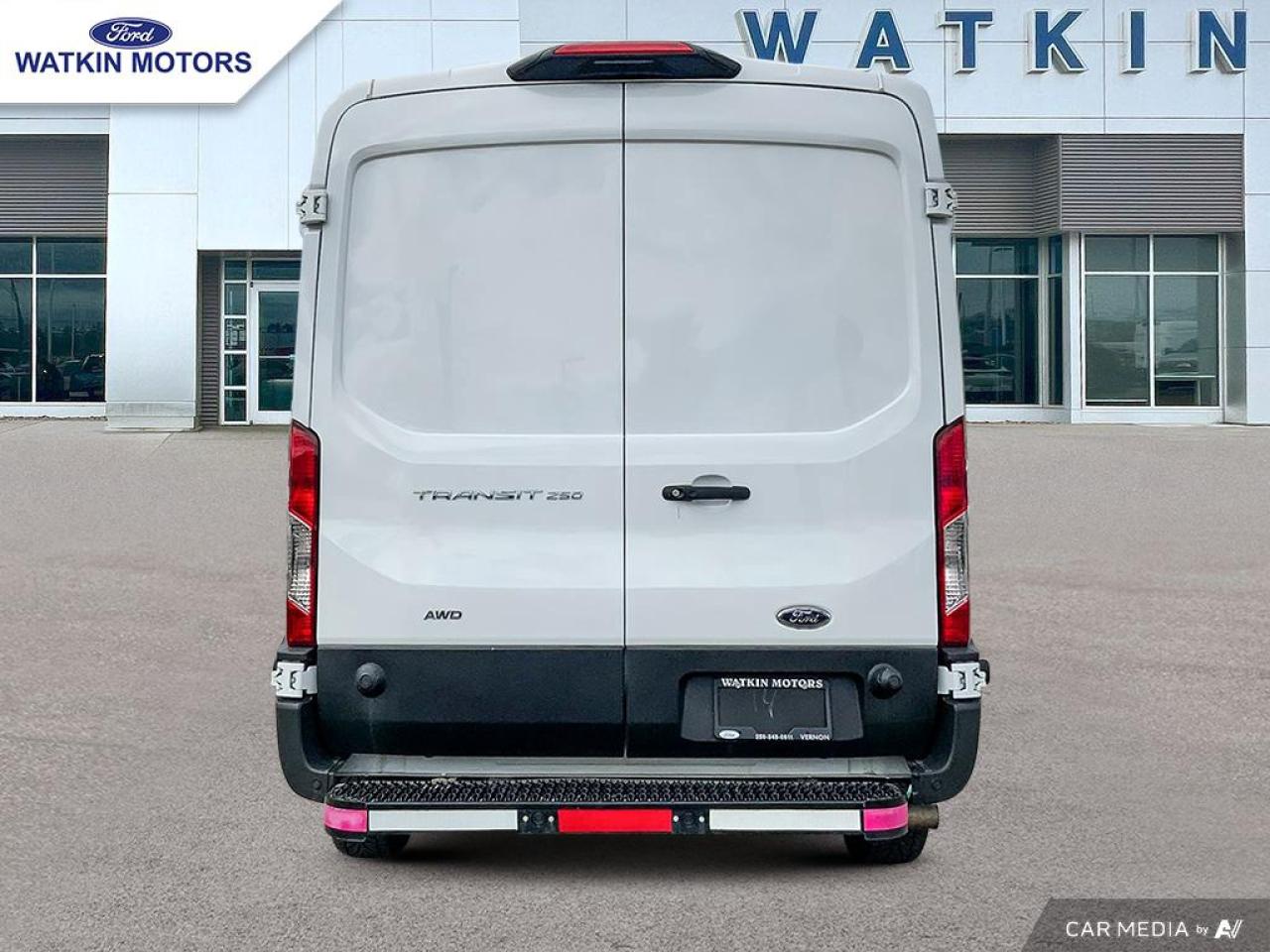 2024 Ford Transit MR CARGO AWD Photo3