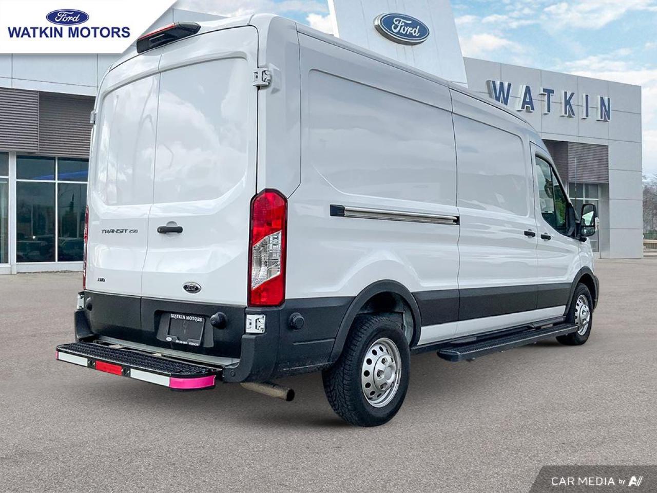 2024 Ford Transit MR CARGO AWD Photo4