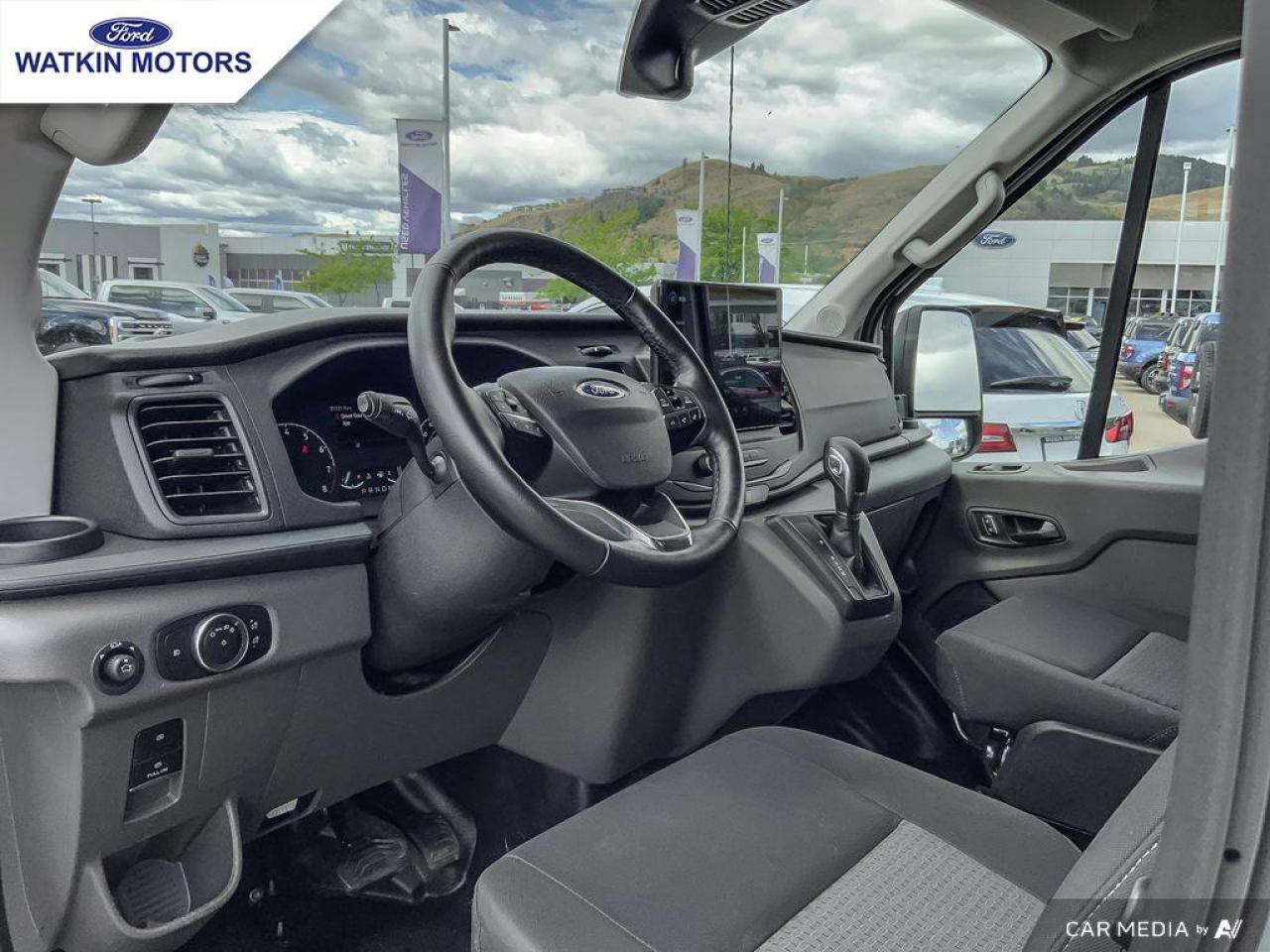 2024 Ford Transit MR CARGO AWD Photo14