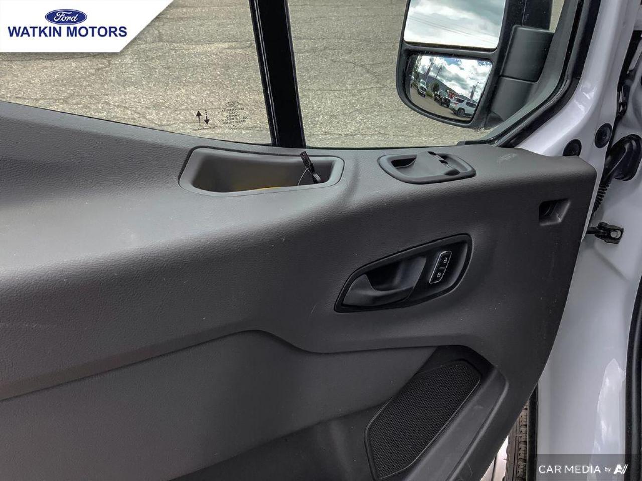 2024 Ford Transit MR CARGO AWD Photo28