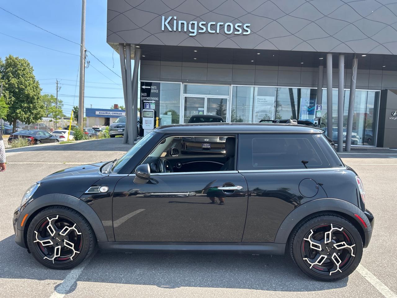 2013 MINI Cooper COOPER Photo