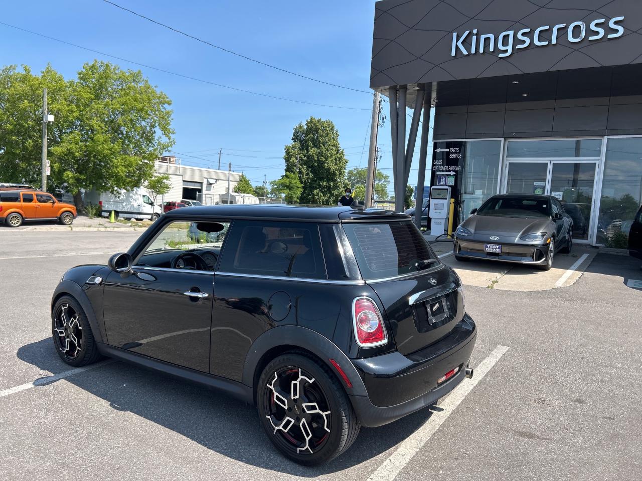 2013 MINI Cooper COOPER Photo