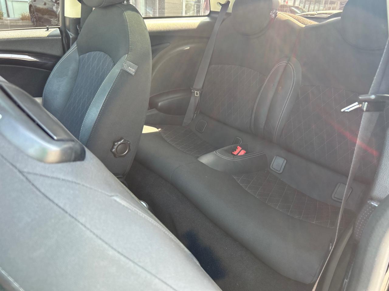 2013 MINI Cooper COOPER Photo