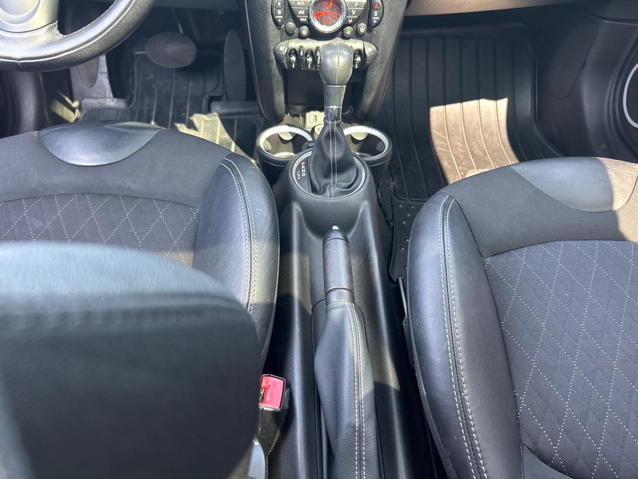 2013 MINI Cooper COOPER Photo