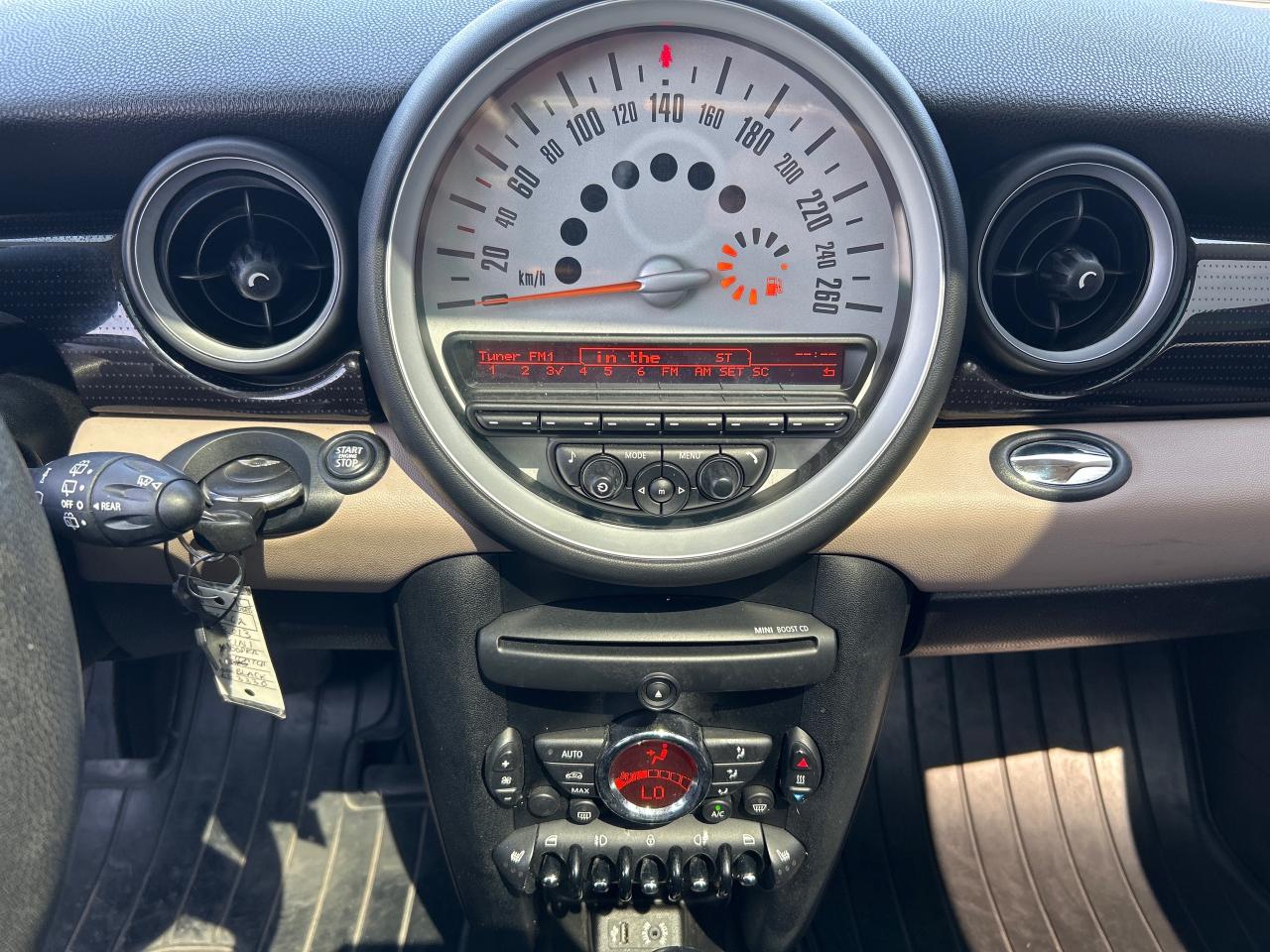 2013 MINI Cooper COOPER Photo