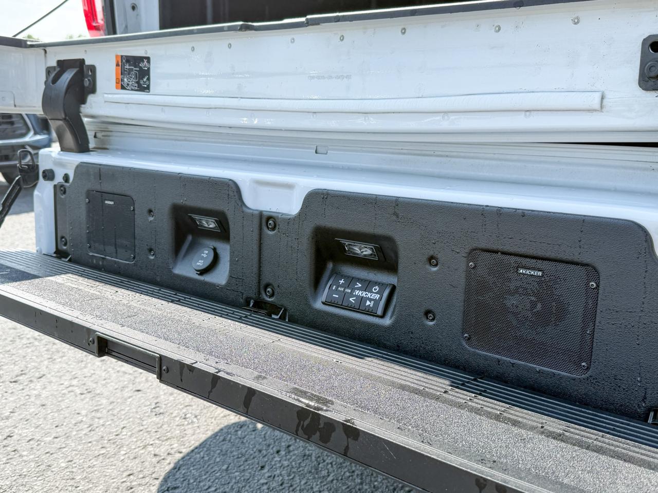 2023 GMC Sierra 1500 6.2L V8, AT4-X AEV EDITION! REMOTE START/ENTRY, SUNROOF, HEATED/VENTILATED SEATS, BOSE SOUND SYSTEM, AT4X AEV EDITION Photo