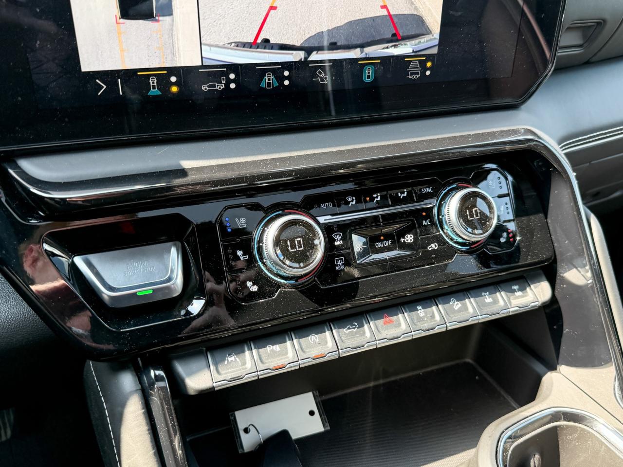 2023 GMC Sierra 1500 6.2L V8, AT4-X AEV EDITION! REMOTE START/ENTRY, SUNROOF, HEATED/VENTILATED SEATS, BOSE SOUND SYSTEM, AT4X AEV EDITION Photo