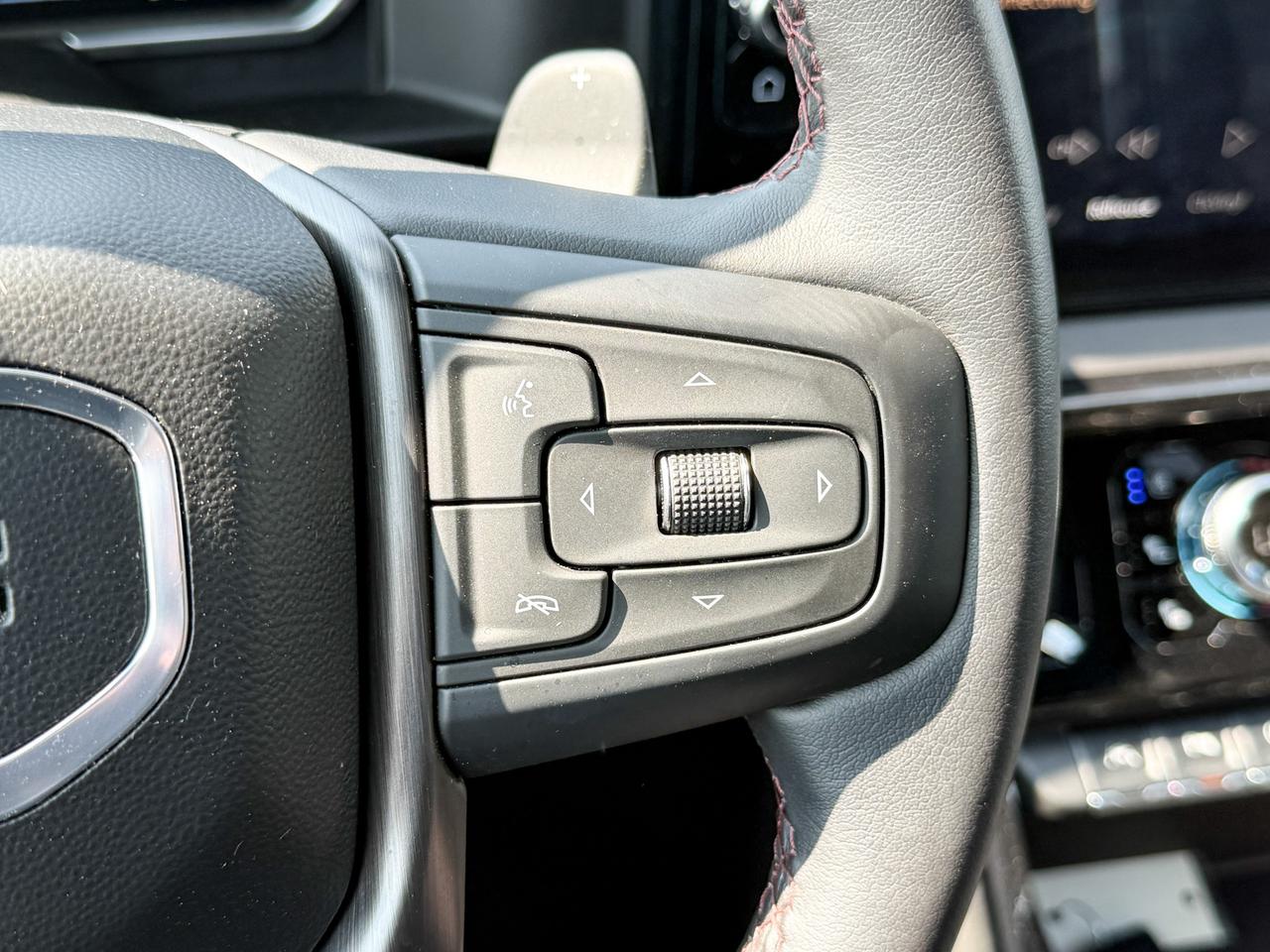 2023 GMC Sierra 1500 6.2L V8, AT4-X AEV EDITION! REMOTE START/ENTRY, SUNROOF, HEATED/VENTILATED SEATS, BOSE SOUND SYSTEM, AT4X AEV EDITION Photo