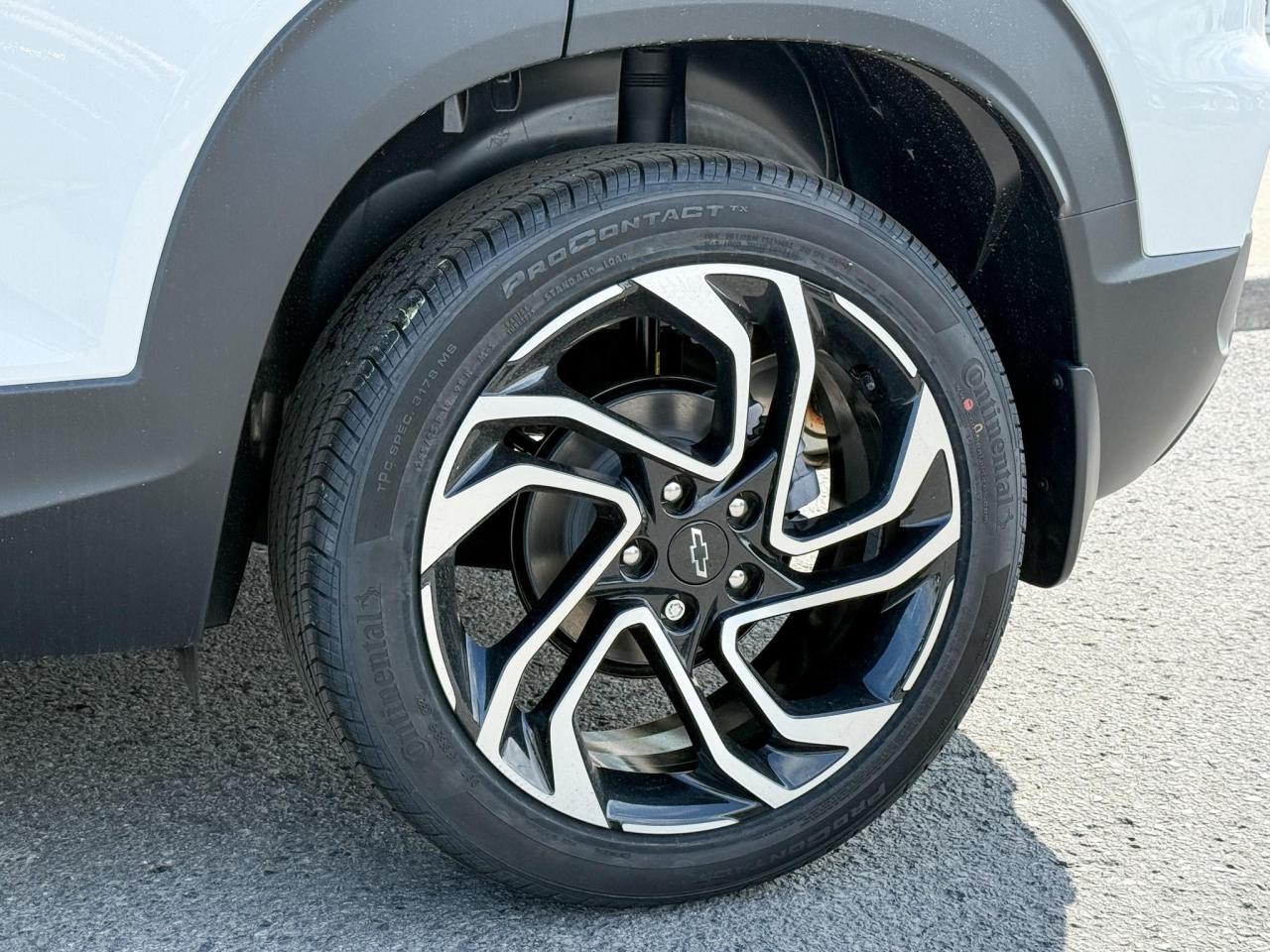 2026 Chevrolet TrailBlazer RS 1.3L 3 CYL WITH REMOTE START/ENTRY, HEATED SEATS, HEATED STEERING WHEEL, HD REAR VISION CAMERA, APPL Photo