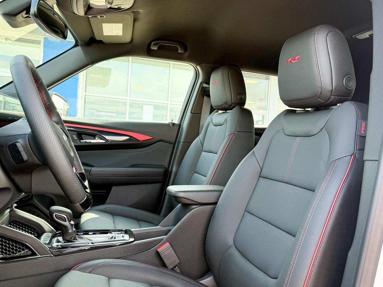 2026 Chevrolet TrailBlazer RS 1.3L 3 CYL WITH REMOTE START/ENTRY, HEATED SEATS, HEATED STEERING WHEEL, HD REAR VISION CAMERA, APPL Photo