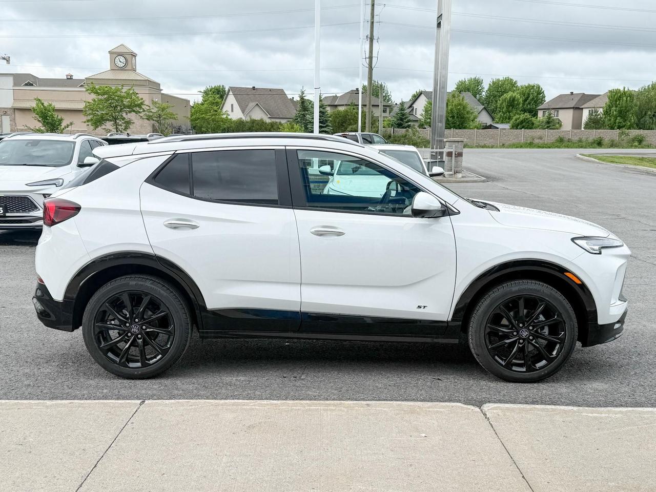2026 Buick Encore GX Sport Touring 1.3L 3CYL WITH REMOTE START/ENTRY, SUNROOF, HEATED SEATS, HEATED STEERING WHEEL, HD SURROUND VISION, Photo