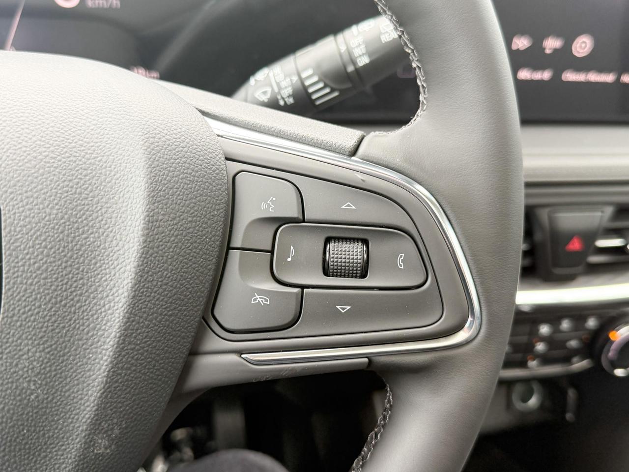 2026 Buick Encore GX Sport Touring 1.3L 3CYL WITH REMOTE START/ENTRY, SUNROOF, HEATED SEATS, HEATED STEERING WHEEL, HD SURROUND VISION, Photo