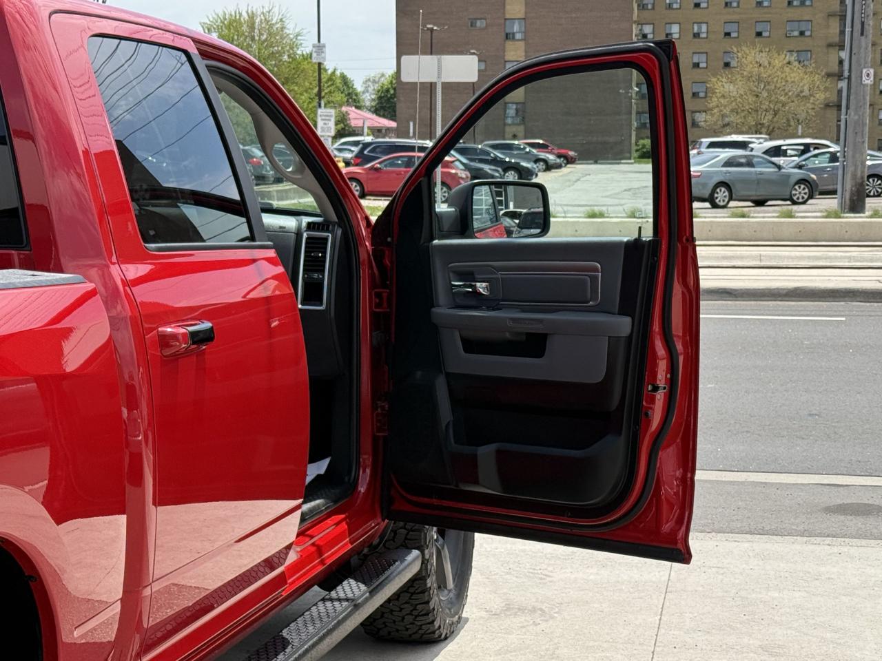 2017 RAM 1500 SLT | 5.7 V8 | NAVI | LOADED - Photo #30