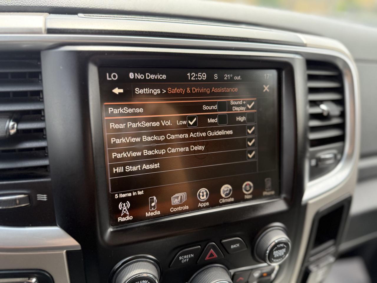 2017 RAM 1500 SLT | 5.7 V8 | NAVI | LOADED - Photo #43