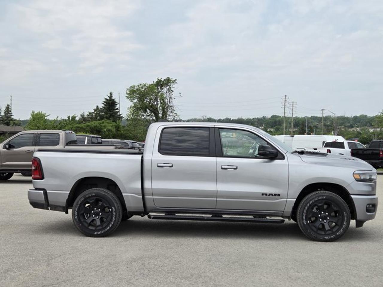 2025 RAM 1500 SPORT Photo3