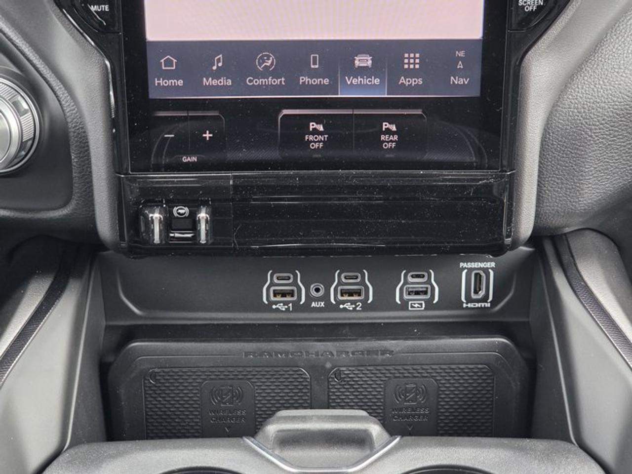 2025 RAM 1500 SPORT Photo