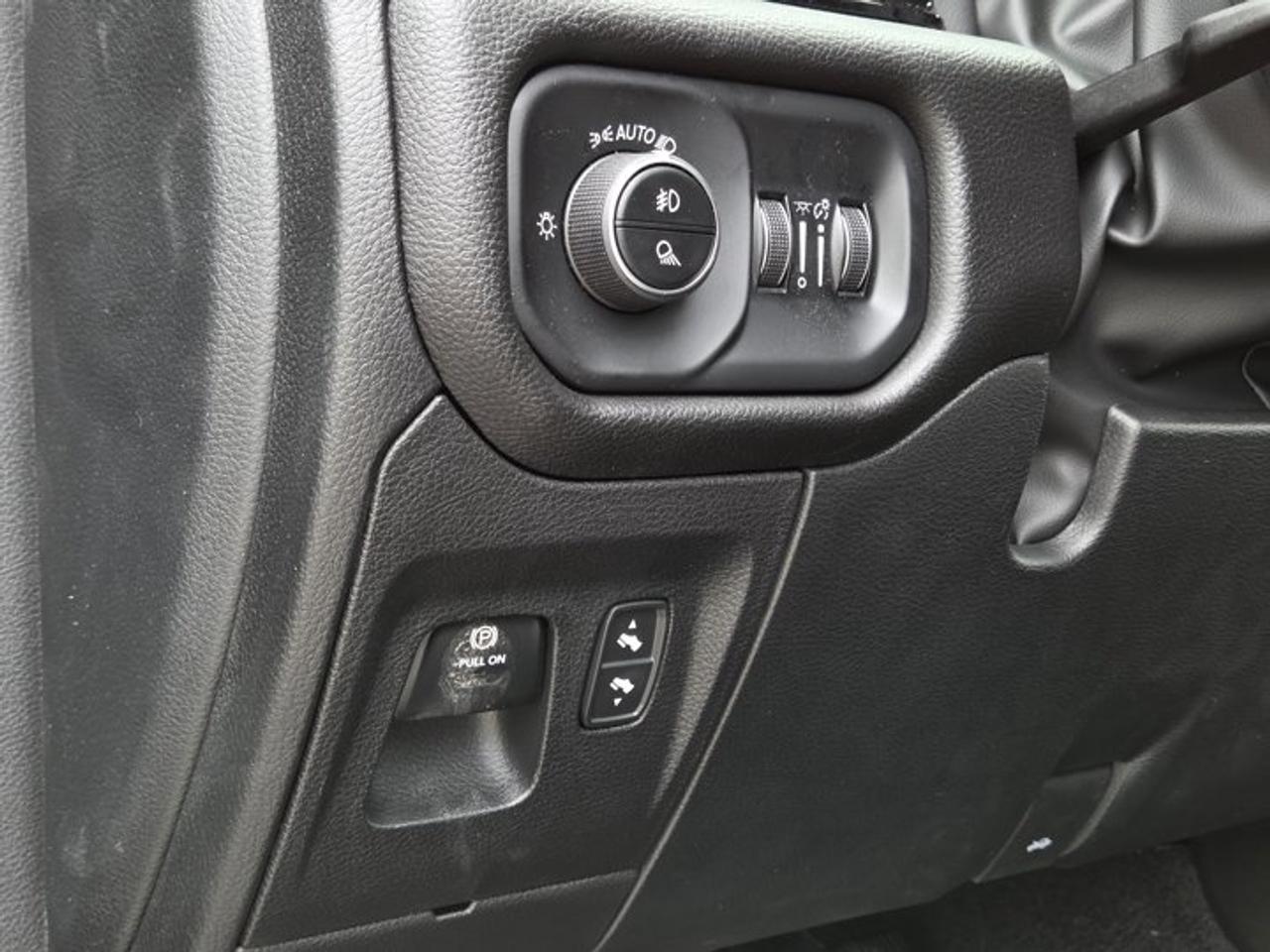 2025 RAM 1500 SPORT Photo