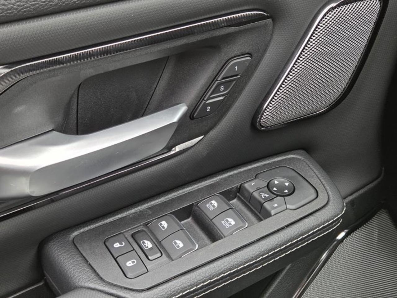 2025 RAM 1500 SPORT Photo