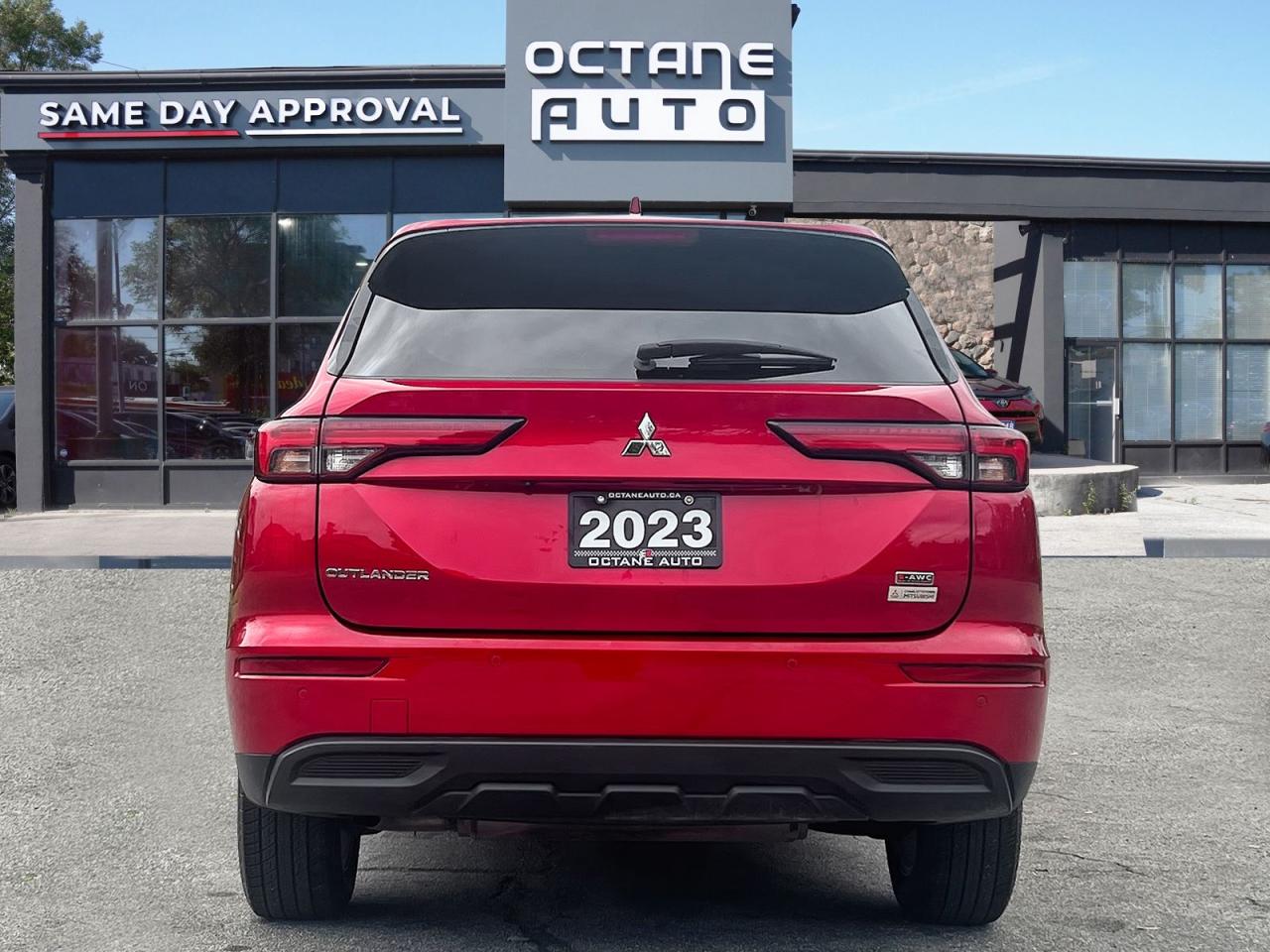 2023 Mitsubishi Outlander ES 4WD - Photo #3