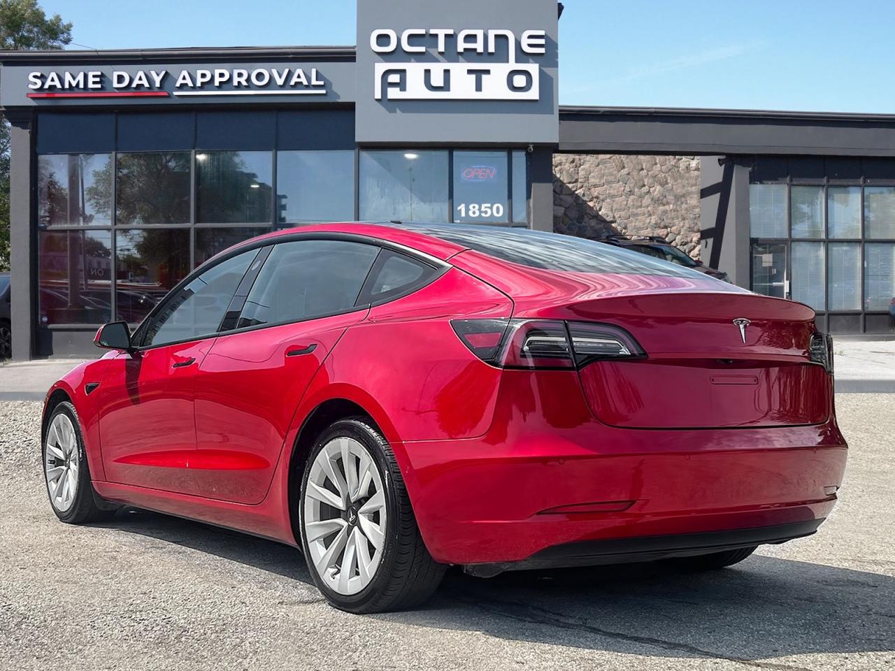 2021 Tesla Model 3 STANDARD RANGE PLUS - Photo #2