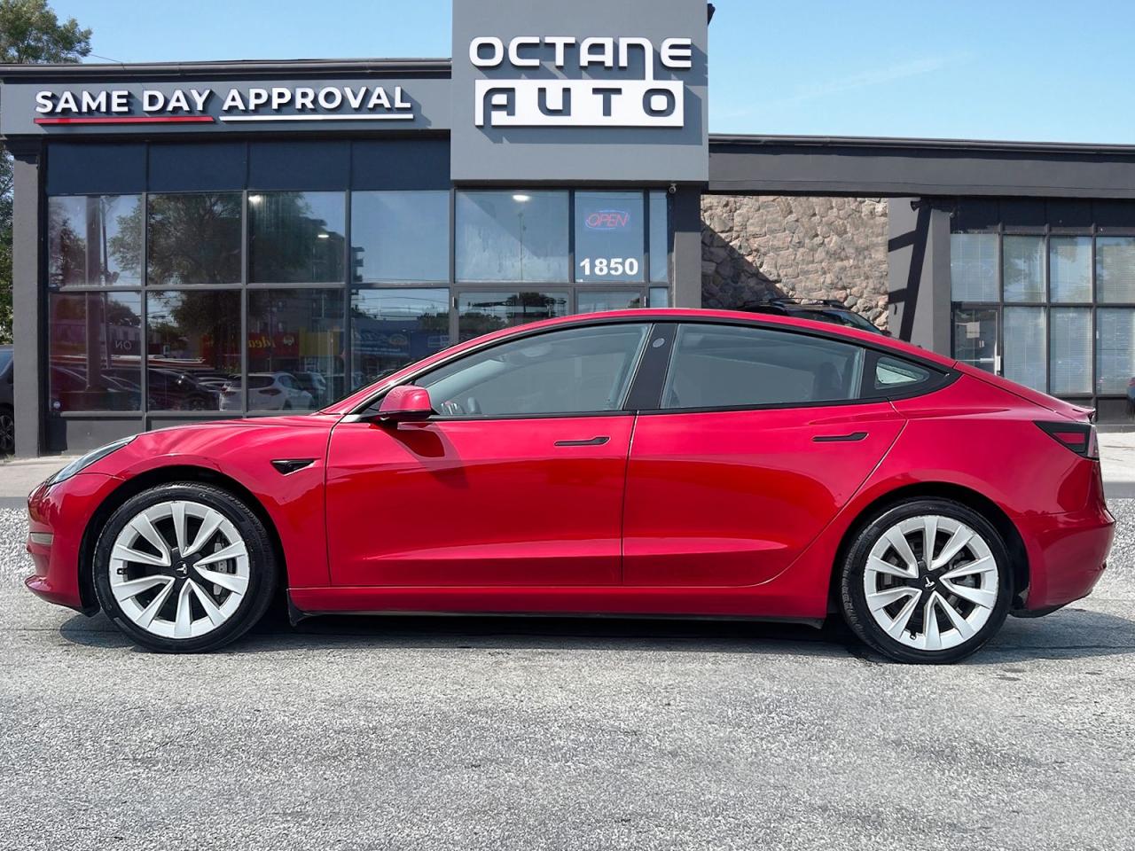 2021 Tesla Model 3 STANDARD RANGE PLUS - Photo #4