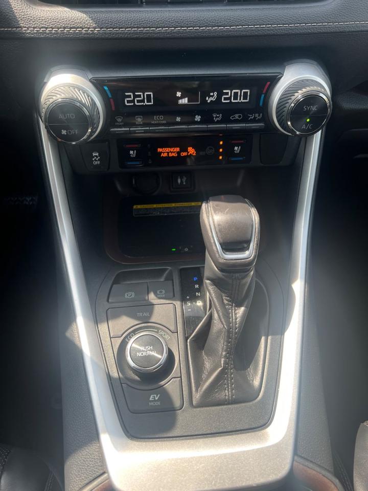 2019 Toyota RAV4 Hybrid Limited - Photo #12