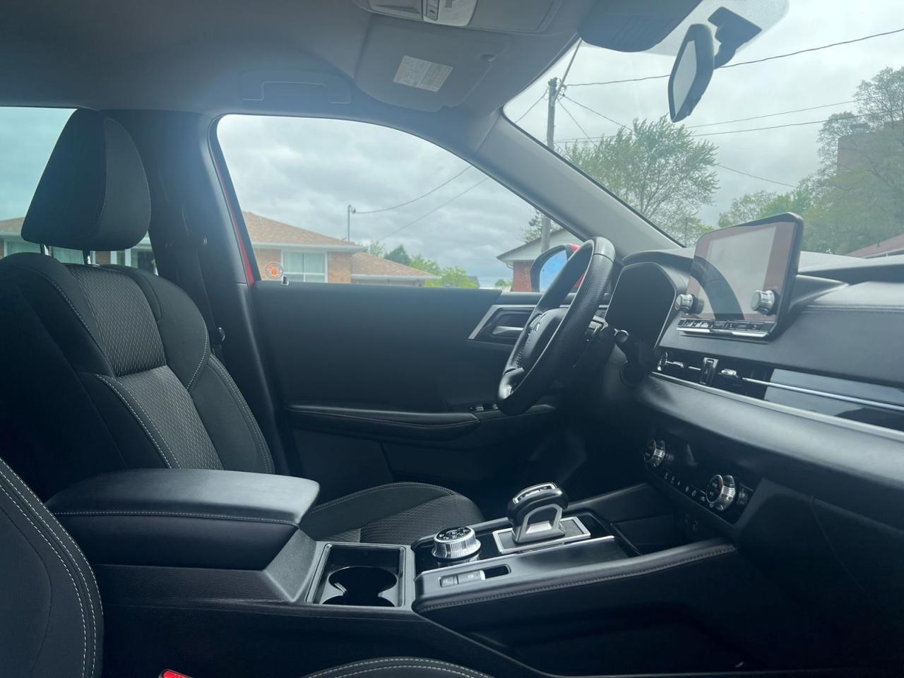 2023 Mitsubishi Outlander ES 4WD - Photo #19