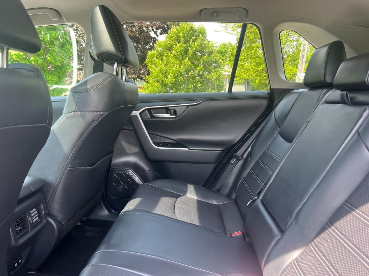 2019 Toyota RAV4 Hybrid Limited - Photo #21