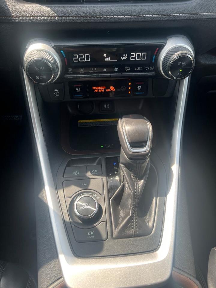 2019 Toyota RAV4 Hybrid Limited - Photo #12