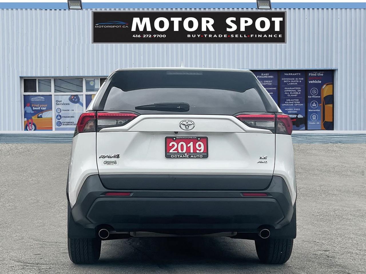 2019 Toyota RAV4 LE AWD Photo4