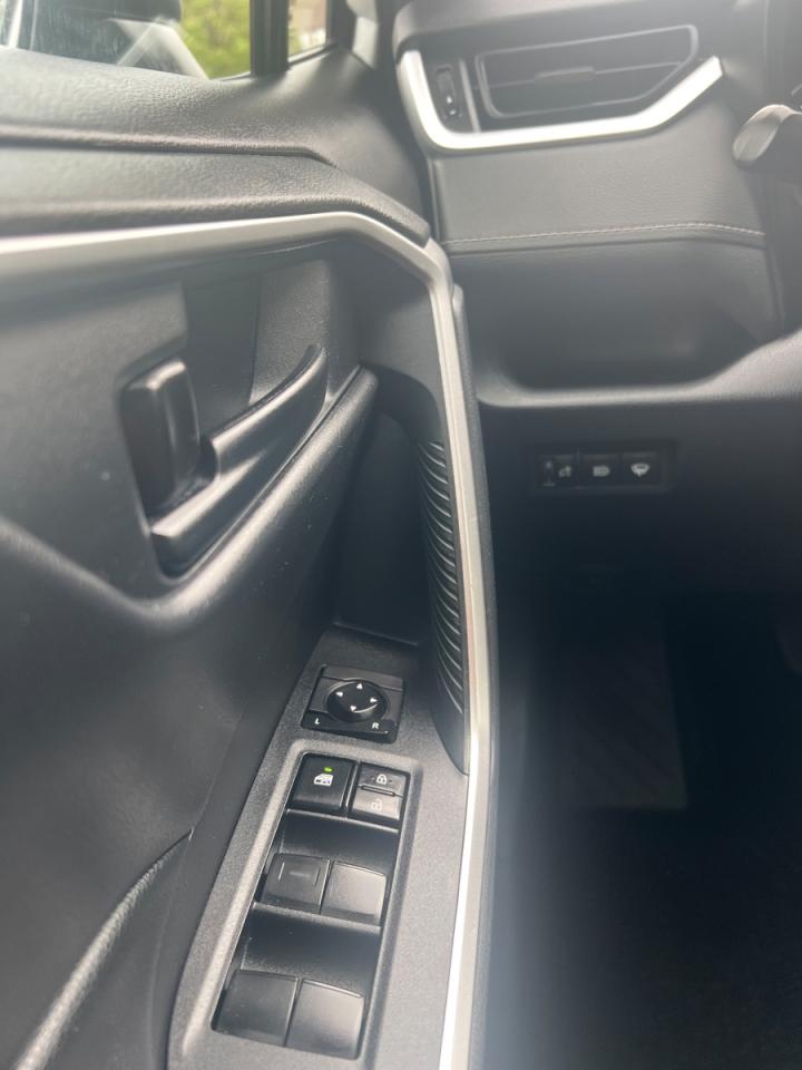 2019 Toyota RAV4 LE AWD Photo