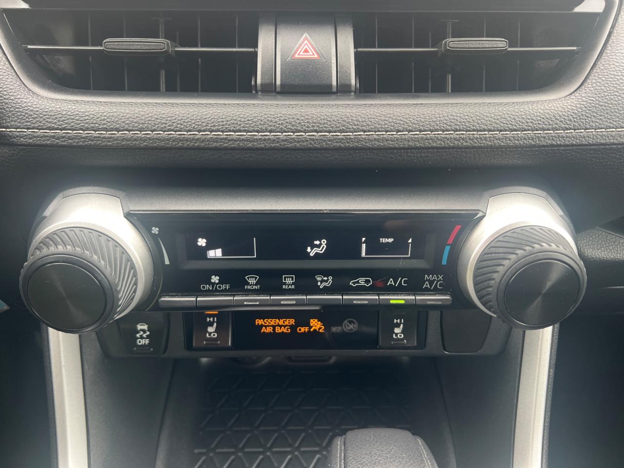 2019 Toyota RAV4 LE AWD Photo