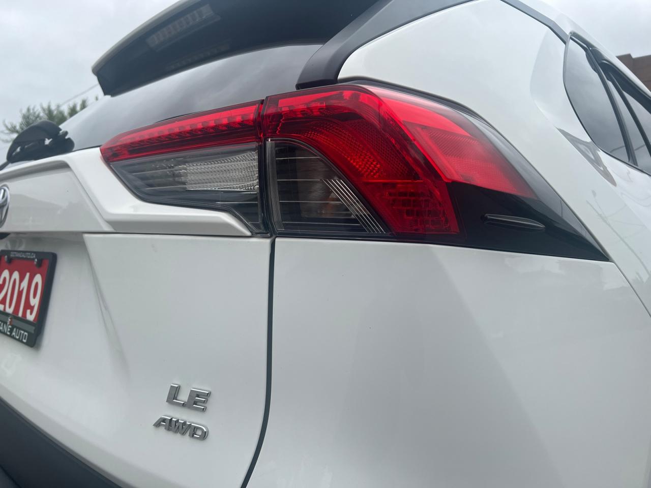 2019 Toyota RAV4 LE AWD Photo