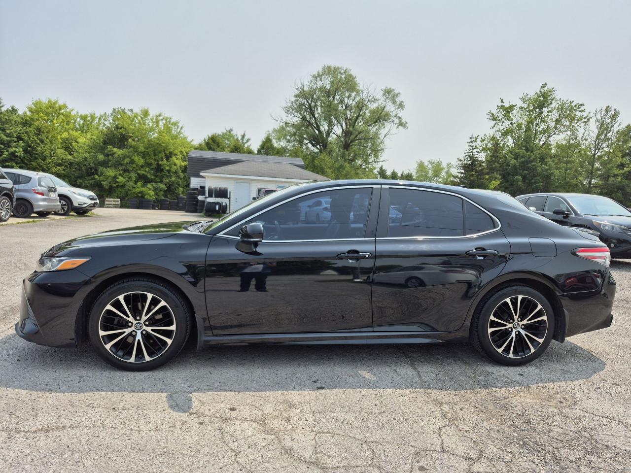 2018 Toyota Camry SE - Certified Photo29