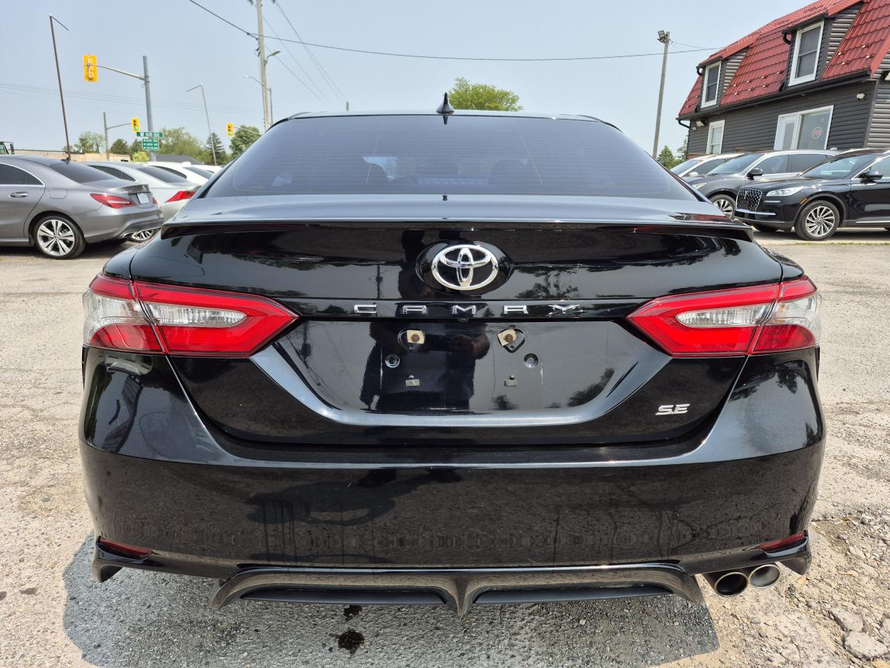 2018 Toyota Camry SE - Certified Photo27