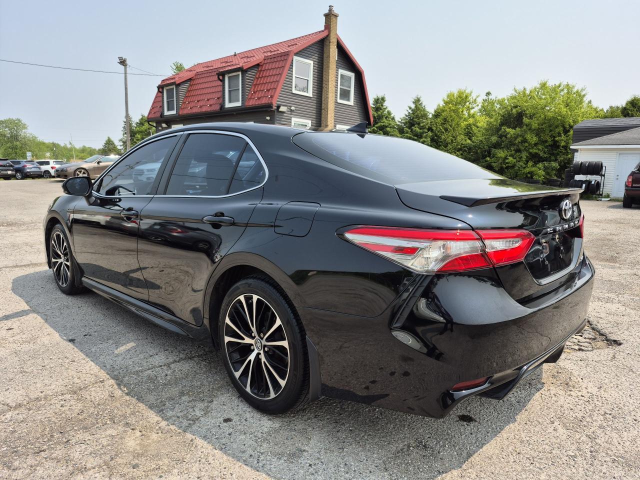 2018 Toyota Camry SE - Certified Photo28