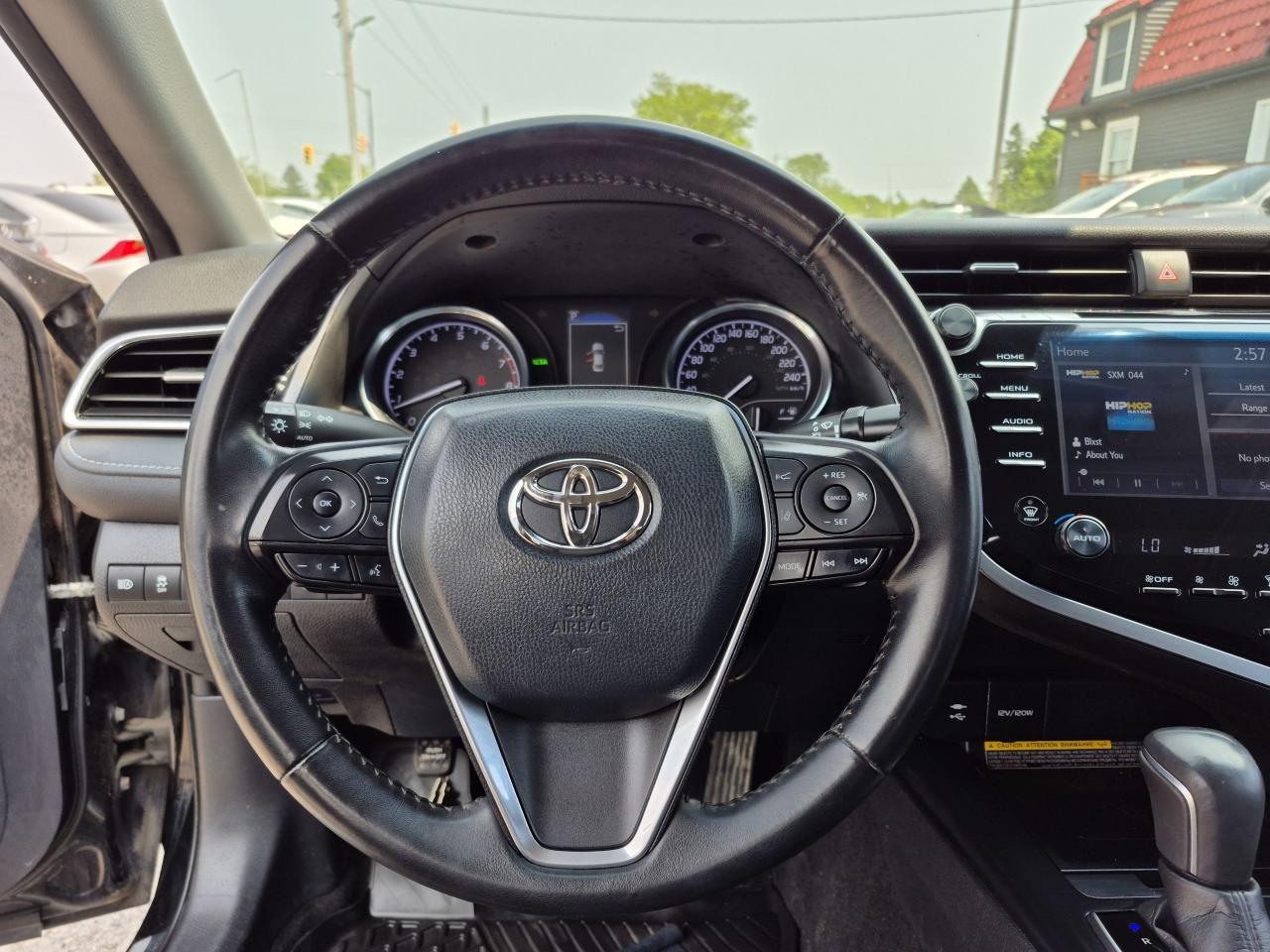 2018 Toyota Camry SE - Certified Photo18